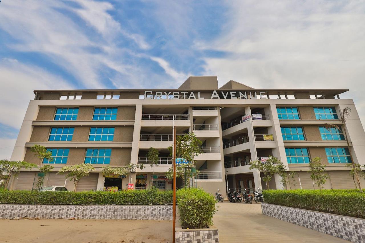 Oyo 25009 Hotel Crystal Ahmedabad Esterno foto